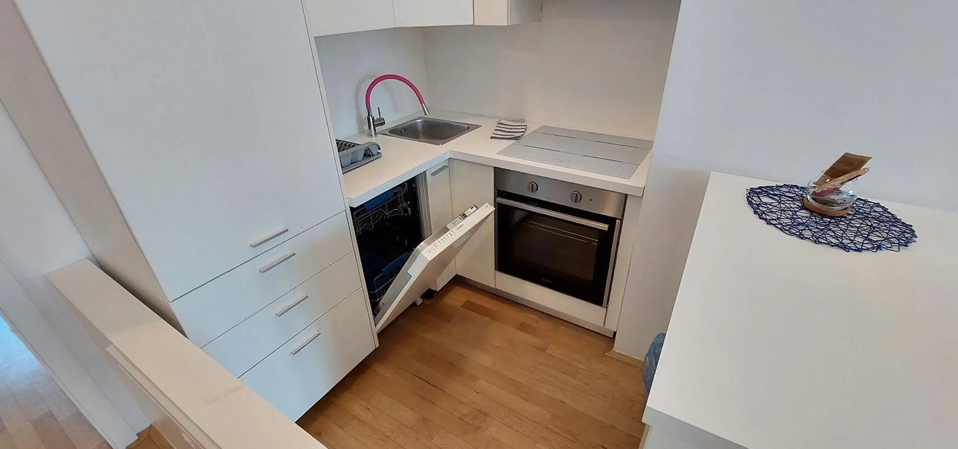 Deluxe Apartment Kristian Whit A Private Parking Rijeka