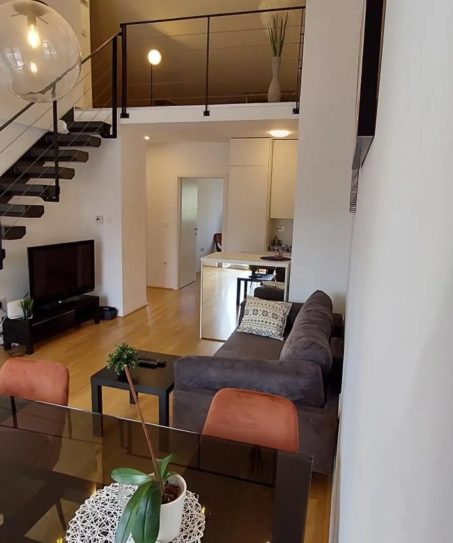 Deluxe Apartment Kristian Whit A Private Parking Fiume